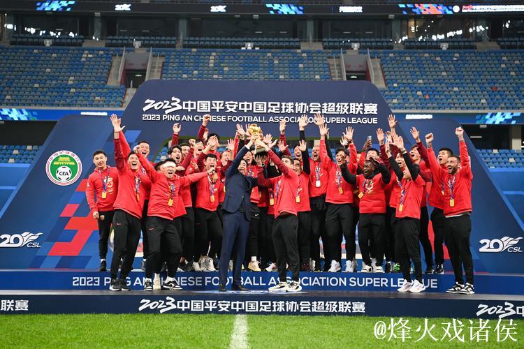 卫冕冠军上海海港在新老交替中 看到了追赶的希望